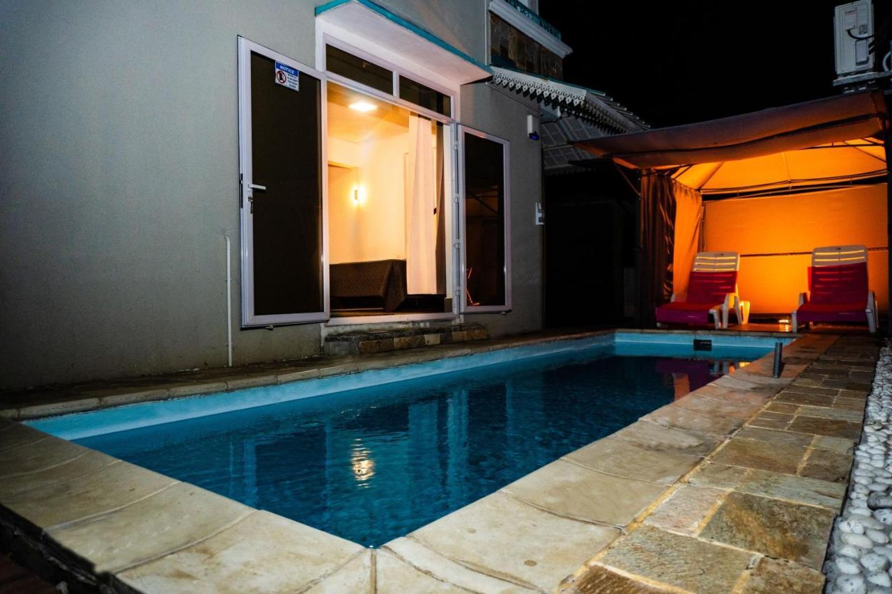 Piscines Privees Et Chauffees, Private Heated Pools Villa Grand-Baie Exterior photo